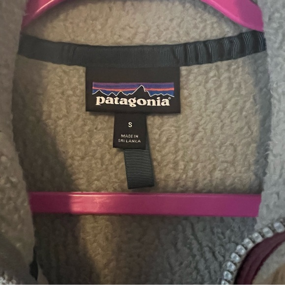 Patagonia Grey fleece sz Small with purple trim. - Picture 3 of 3